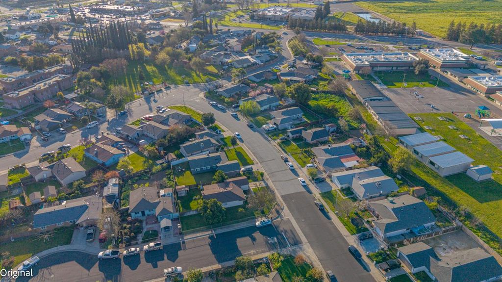 Image 12 of property listing at 1741 Hickory Avenue, Livingston, CA 95334