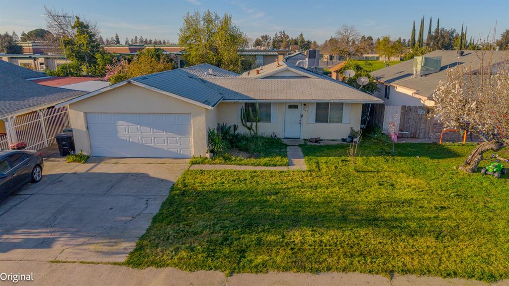 Image 13 of property listing at 1741 Hickory Avenue, Livingston, CA 95334