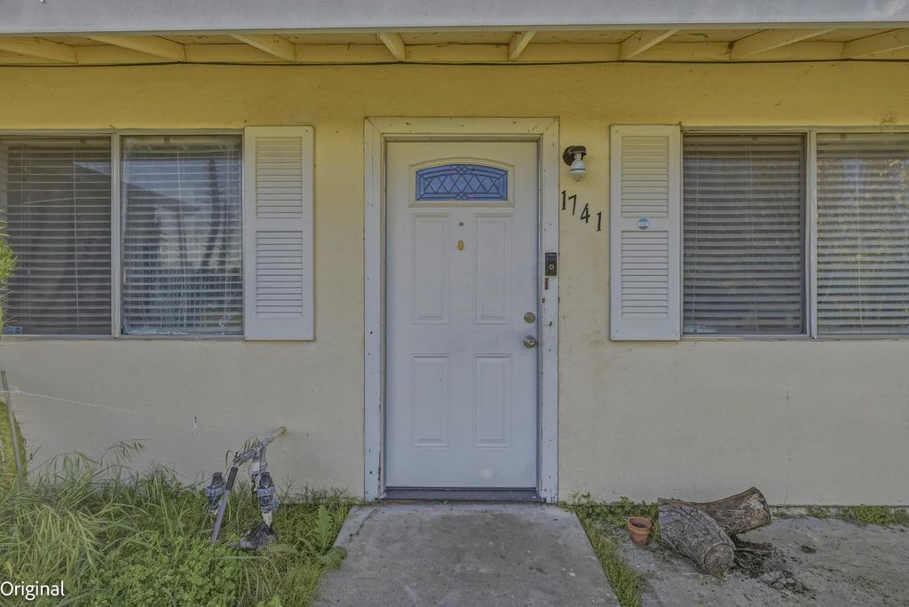 Image 19 of property listing at 1741 Hickory Avenue, Livingston, CA 95334