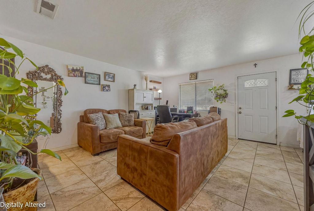 Image 28 of property listing at 1741 Hickory Avenue, Livingston, CA 95334