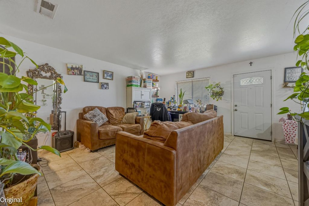 Image 29 of property listing at 1741 Hickory Avenue, Livingston, CA 95334