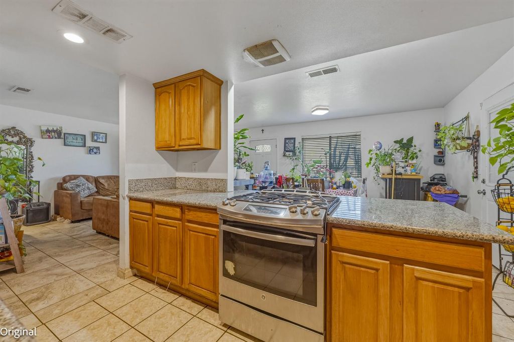 Image 32 of property listing at 1741 Hickory Avenue, Livingston, CA 95334