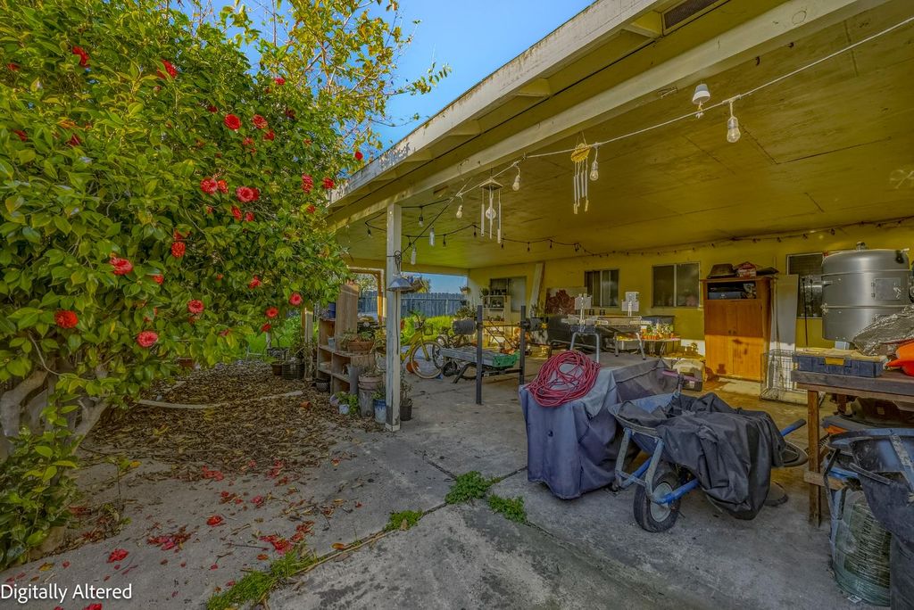 Image 44 of property listing at 1741 Hickory Avenue, Livingston, CA 95334