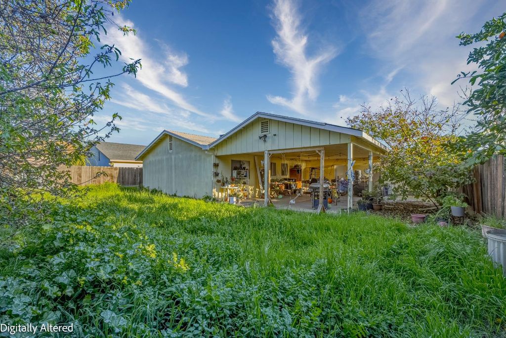 Image 46 of property listing at 1741 Hickory Avenue, Livingston, CA 95334