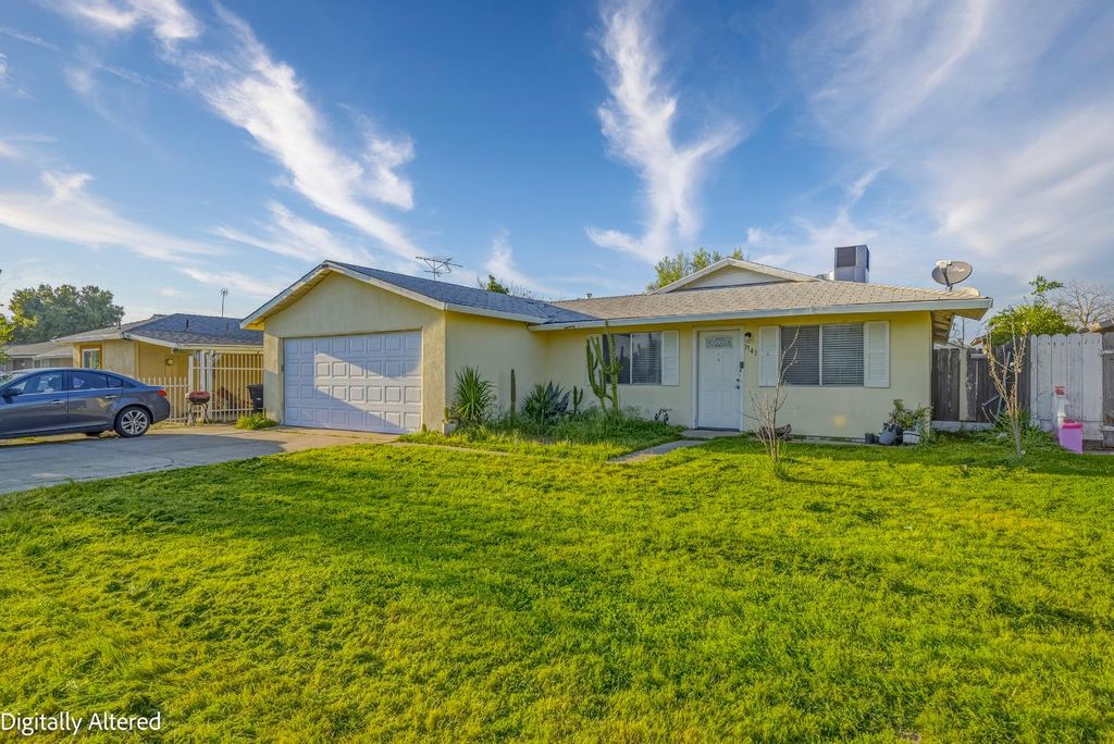 Image 5 of property listing at 1741 Hickory Avenue, Livingston, CA 95334