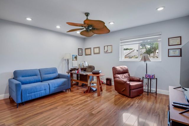 6827 Fountains Circle, Lake Worth, FL 33467