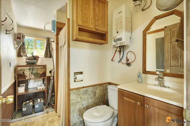 4420 N Three Bees Road, Wasilla, AK 99623