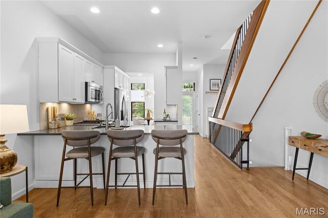4343 Laclede Avenue H, St Louis, MO 63108