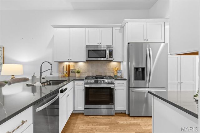4343 Laclede Avenue H, St Louis, MO 63108