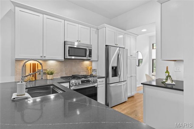 4343 Laclede Avenue H, St Louis, MO 63108