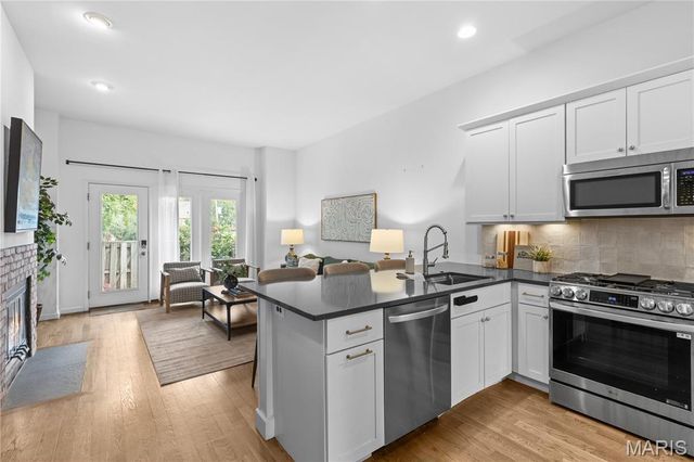 4343 Laclede Avenue H, St Louis, MO 63108