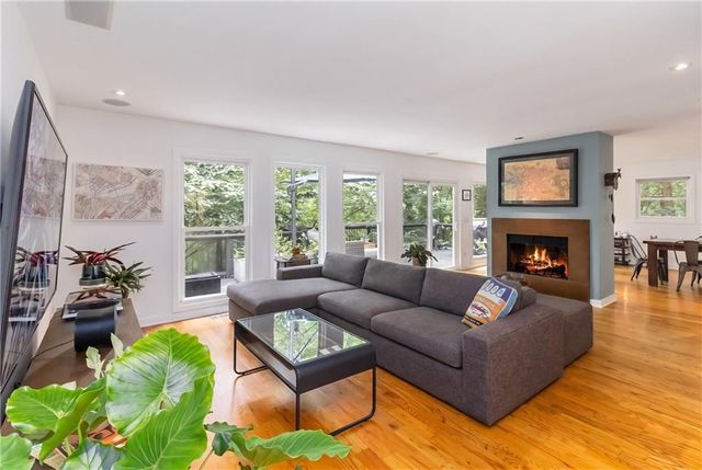 100 Kings Mill Court, Roswell, GA 30075