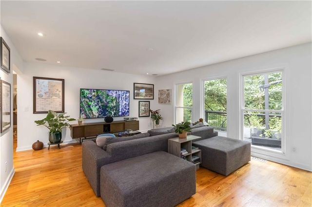 100 Kings Mill Court, Roswell, GA 30075
