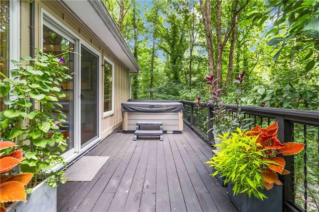 100 Kings Mill Court, Roswell, GA 30075