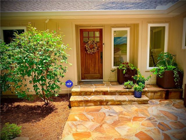 100 Kings Mill Court, Roswell, GA 30075