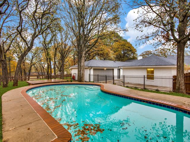 1021 Oakwood Drive, Keller, TX 76248