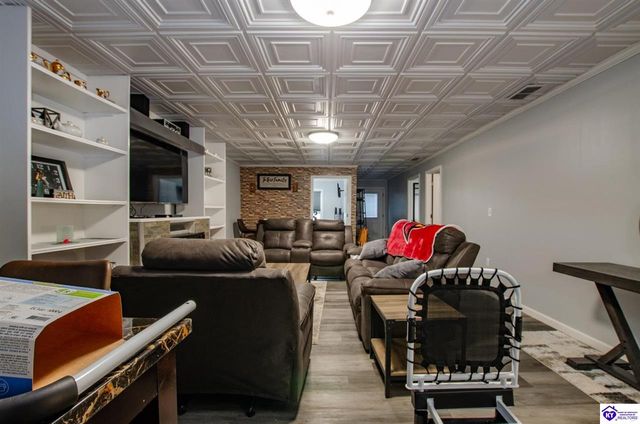 101 Peach Drive, Radcliff, KY 40160