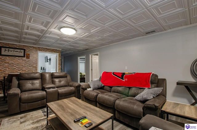 101 Peach Drive, Radcliff, KY 40160