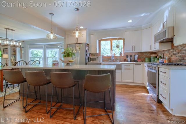 47300 Maplebrook, Northville Township, MI 48168