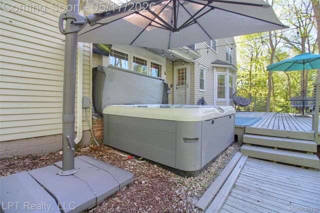 47300 Maplebrook, Northville Township, MI 48168