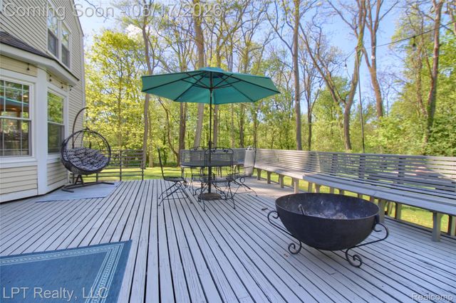 47300 Maplebrook, Northville Township, MI 48168