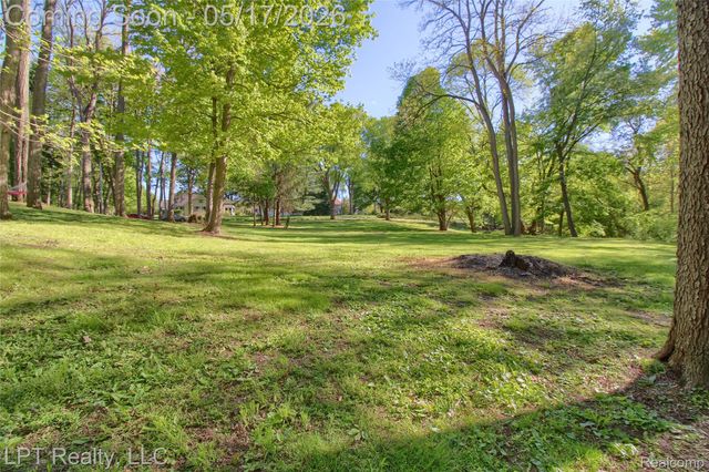 47300 Maplebrook, Northville Township, MI 48168