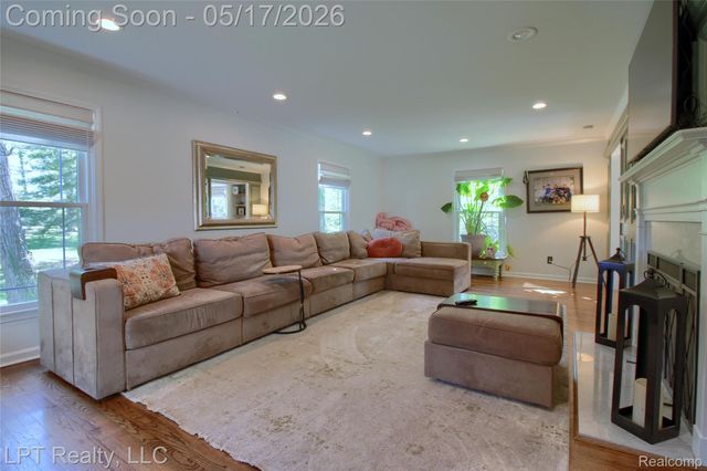 47300 Maplebrook, Northville Township, MI 48168