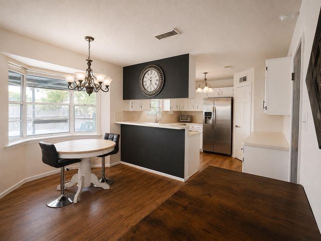 1105 E Adoue Street, Alvin, TX 77511