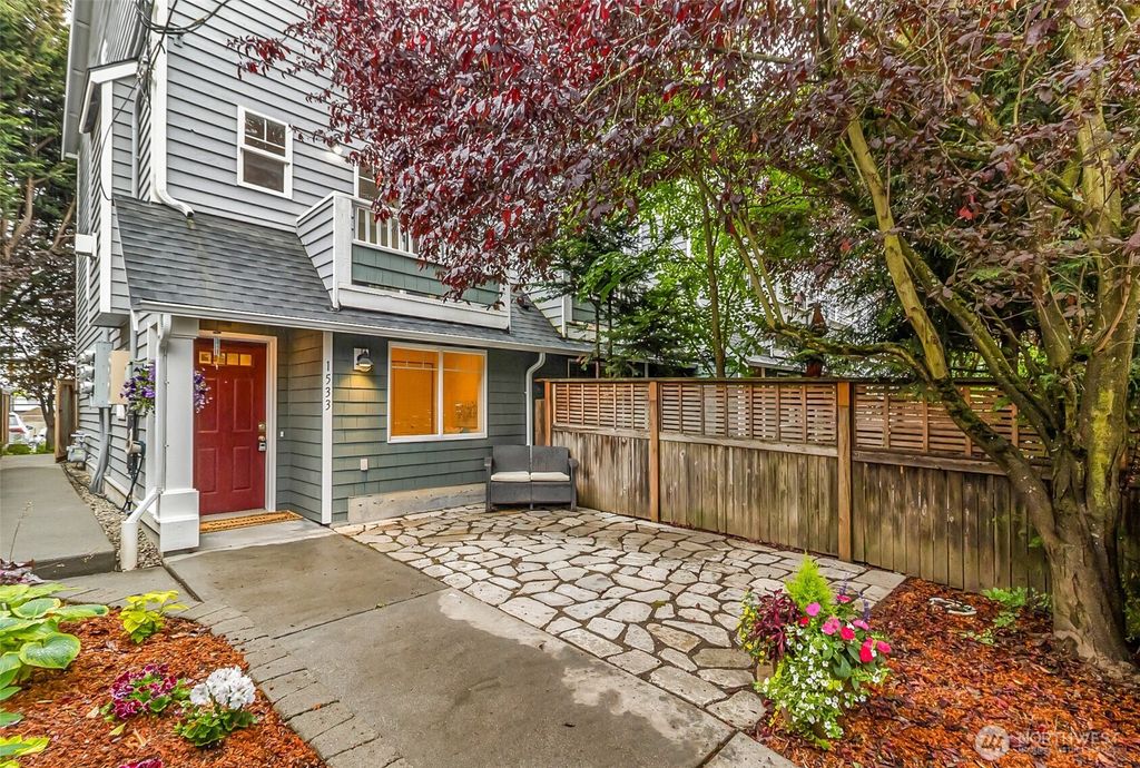 1533 NW 51st Street, Seattle, WA 98107