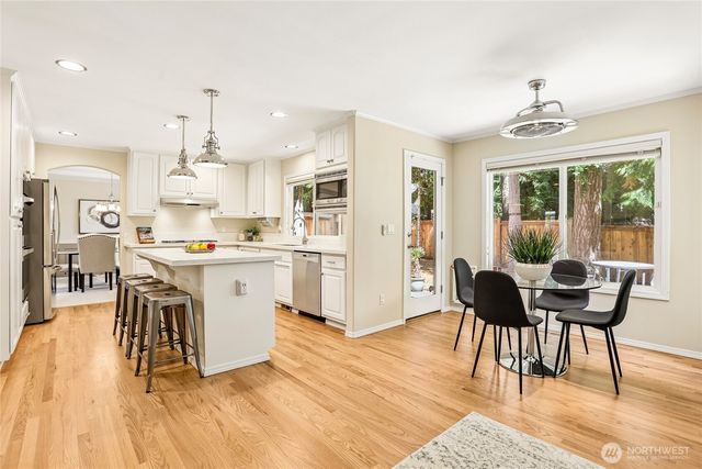 2906 257th Place SE, Sammamish, WA 98075