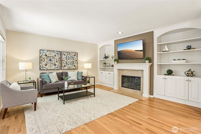 2906 257th Place SE, Sammamish, WA 98075