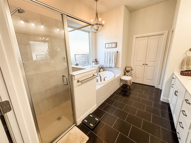 318 Osage Court, Krum, TX 76249