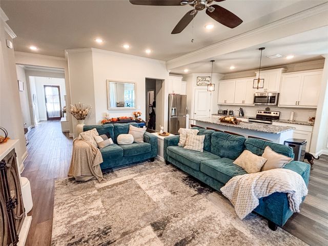 318 Osage Court, Krum, TX 76249