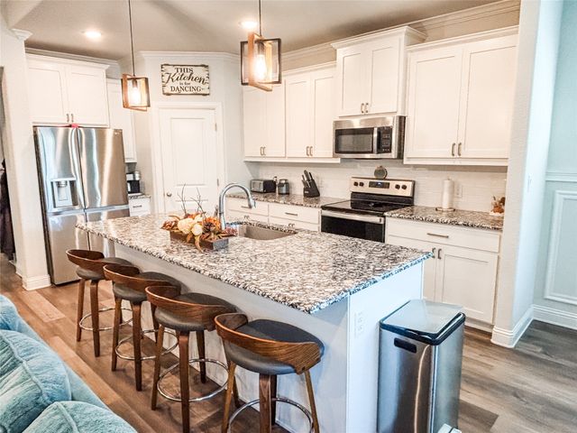 318 Osage Court, Krum, TX 76249