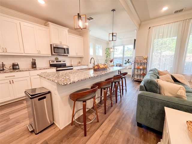 318 Osage Court, Krum, TX 76249