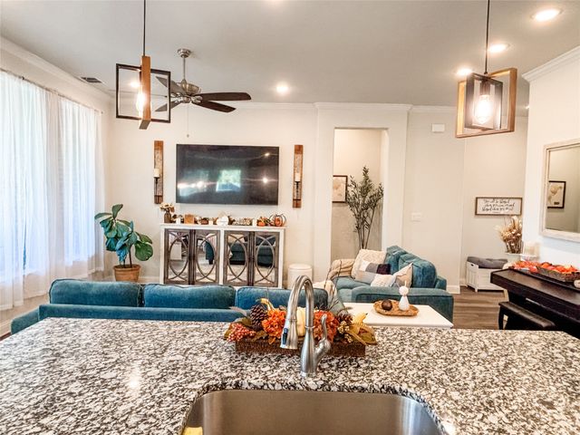 318 Osage Court, Krum, TX 76249