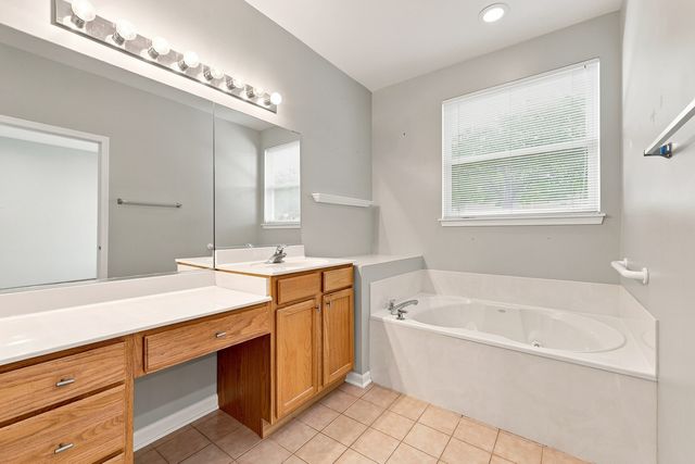 12655 Horseshoe Trail, Huntley, IL 60142