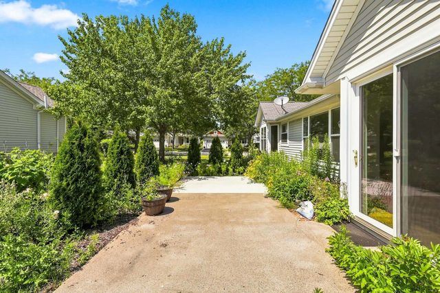 12655 Horseshoe Trail, Huntley, IL 60142