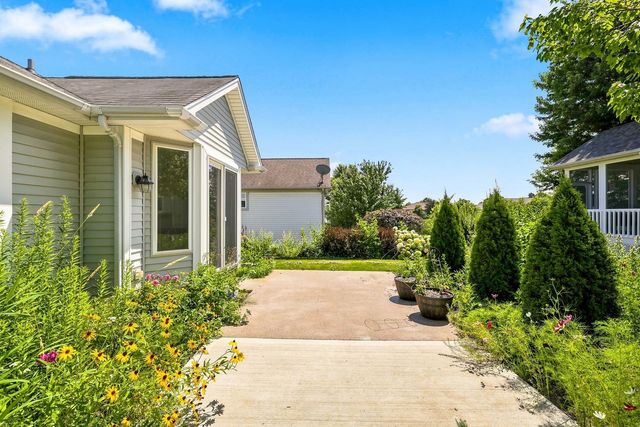 12655 Horseshoe Trail, Huntley, IL 60142