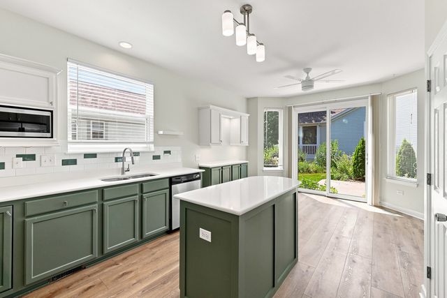 12655 Horseshoe Trail, Huntley, IL 60142