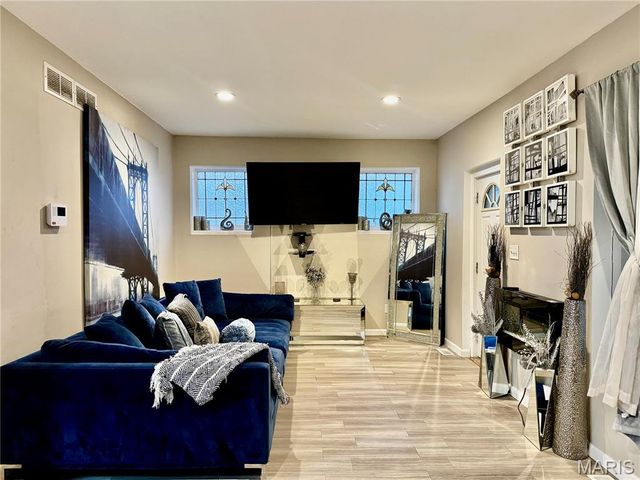 5411 Tennessee Avenue, St Louis, MO 63111