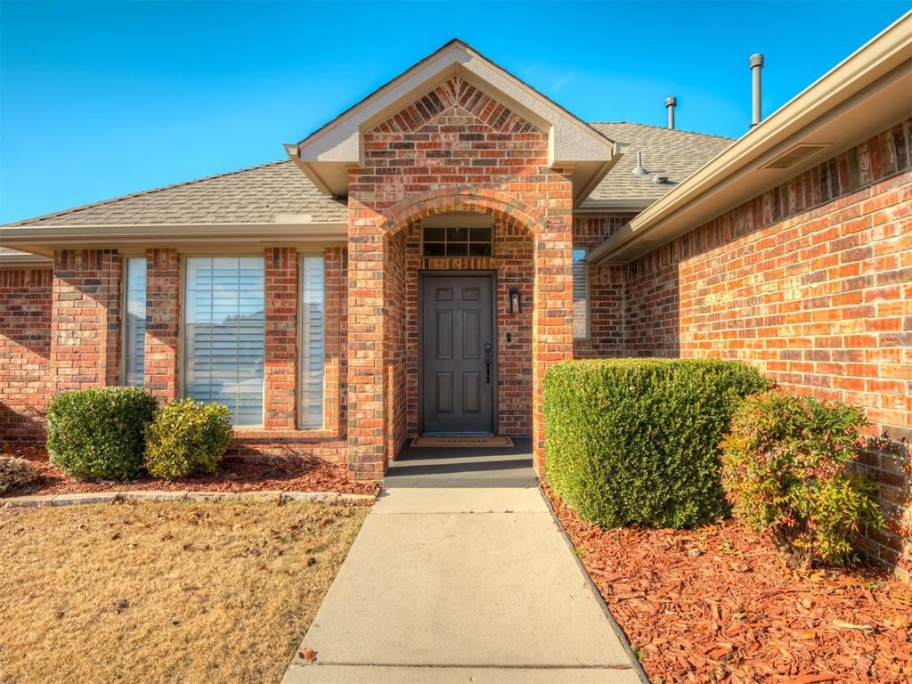 3701 Kensington Drive, Moore, OK 73160