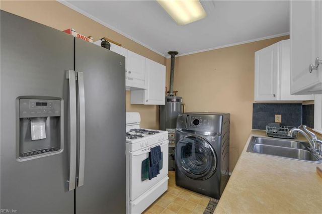 901 77th ST, Newport News, VA 23605