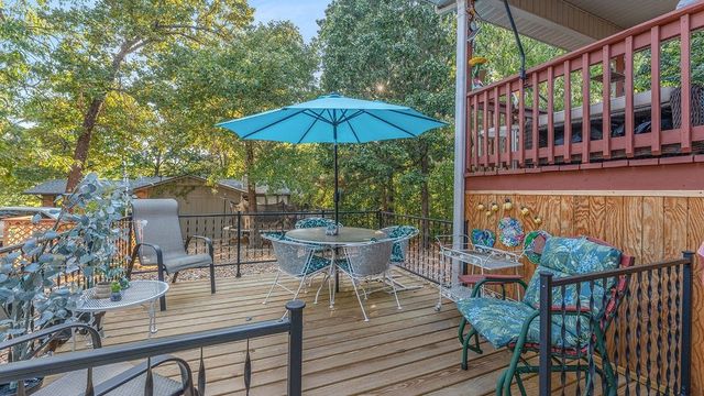 2 Brent Lane, Bella Vista, AR 72714