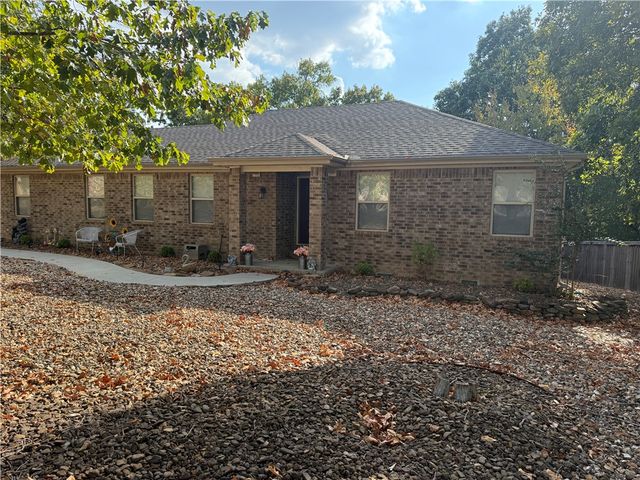 2 Brent Lane, Bella Vista, AR 72714