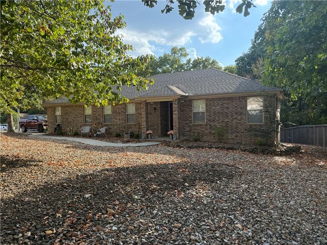 2 Brent Lane, Bella Vista, AR 72714