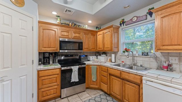 2 Brent Lane, Bella Vista, AR 72714