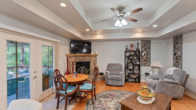 2 Brent Lane, Bella Vista, AR 72714