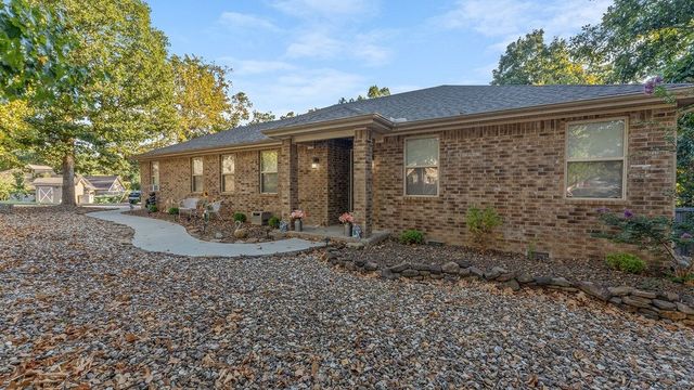 2 Brent Lane, Bella Vista, AR 72714
