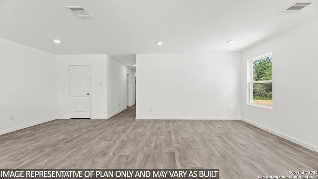 2115 Zephyr Lily, San Antonio, TX 78221